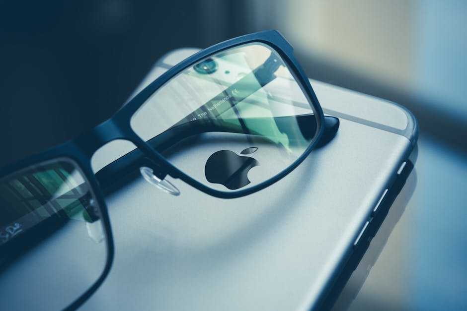 Apple iGlass vs Microsoft HoloLens 5 vs Meta Vision Pro: AR Glasses Battle 2026